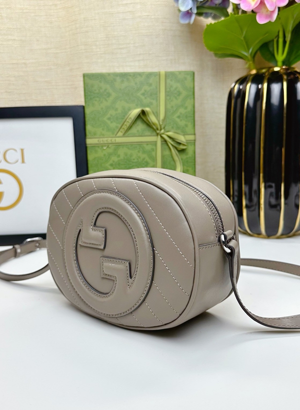 激安グッチバッグコピー側面デザイン